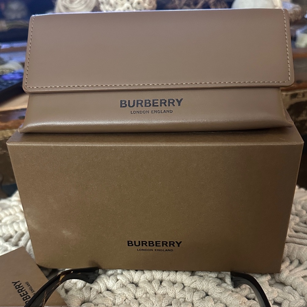 Burberry Black and Brown Sunglasses - Picture 2 of 12